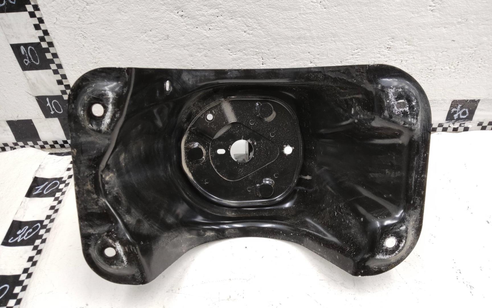 Кронштейн крепления запасного колеса