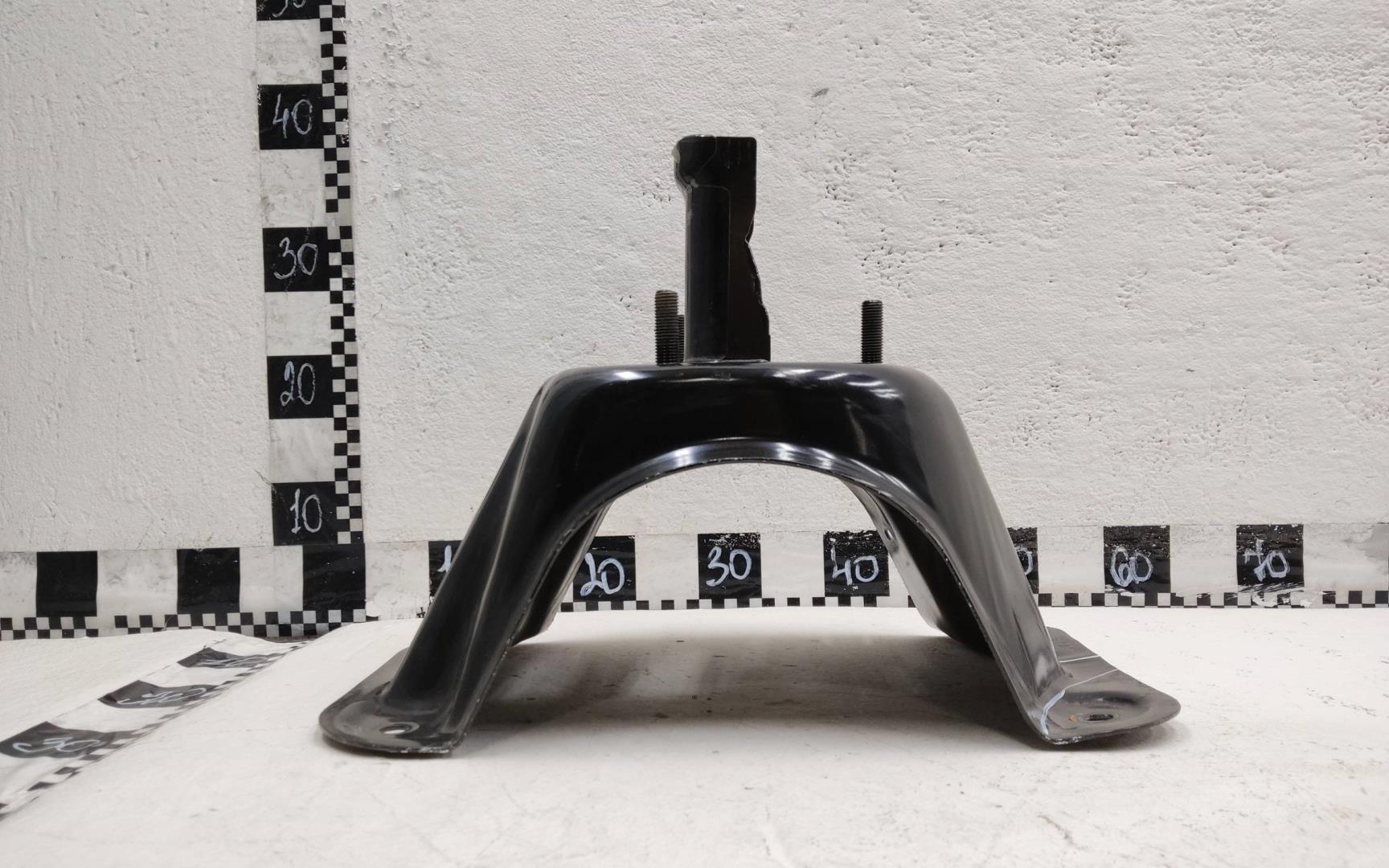 Кронштейн крепления запасного колеса