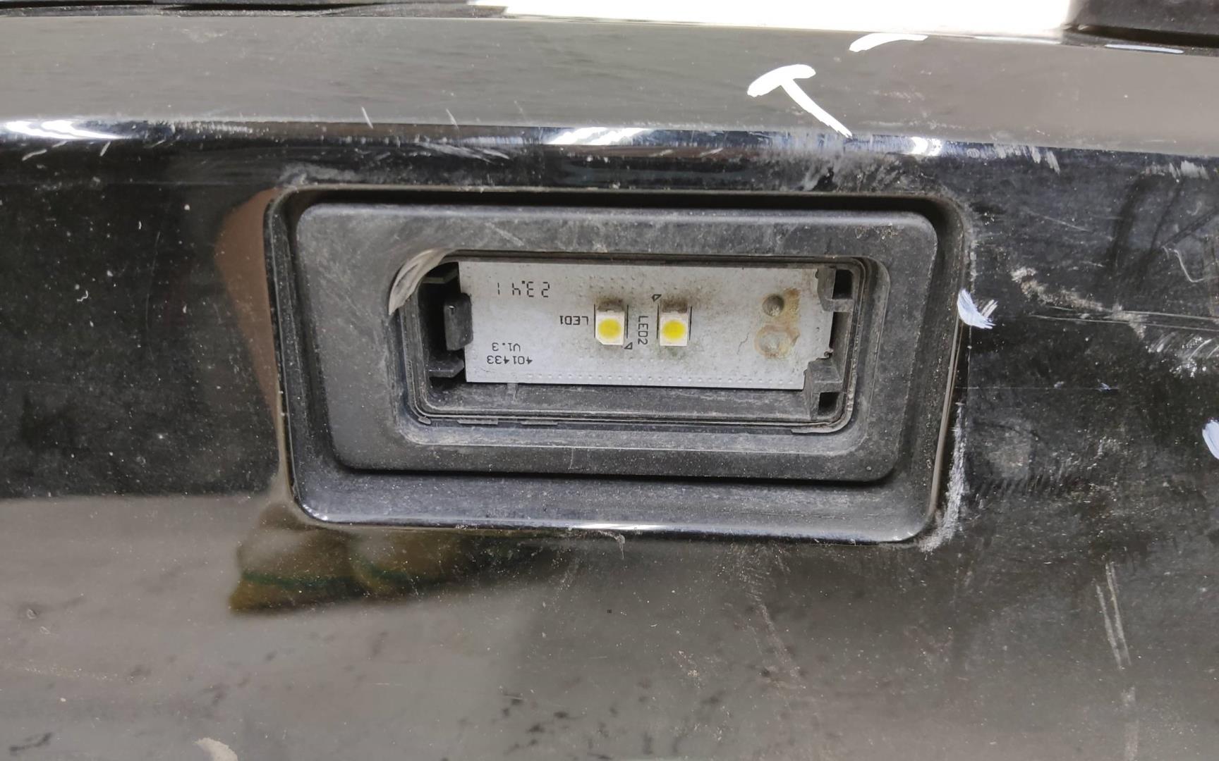 Накладка крышки багажника