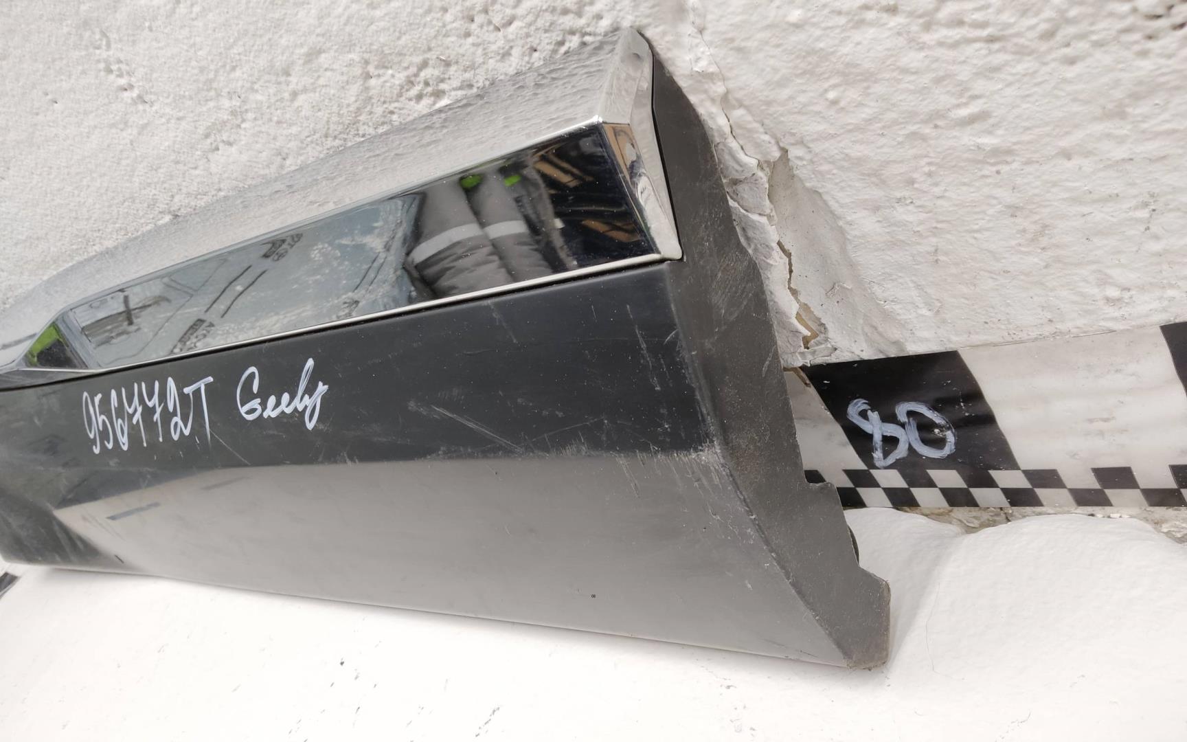 Накладка двери задней правой