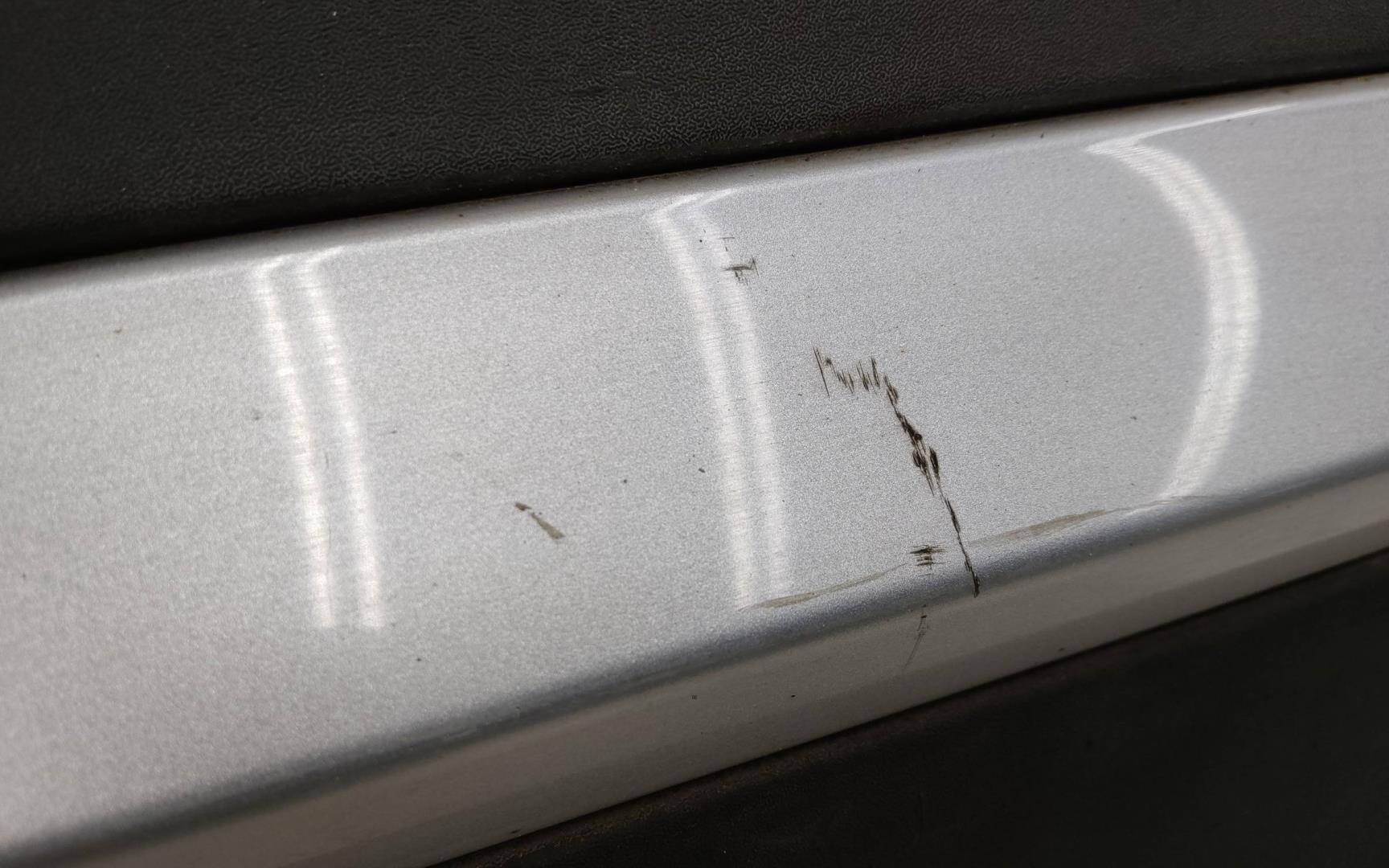 Накладка двери передней левой