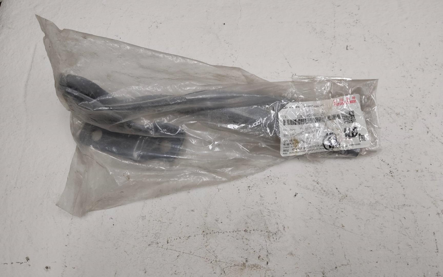 Петля капота правая