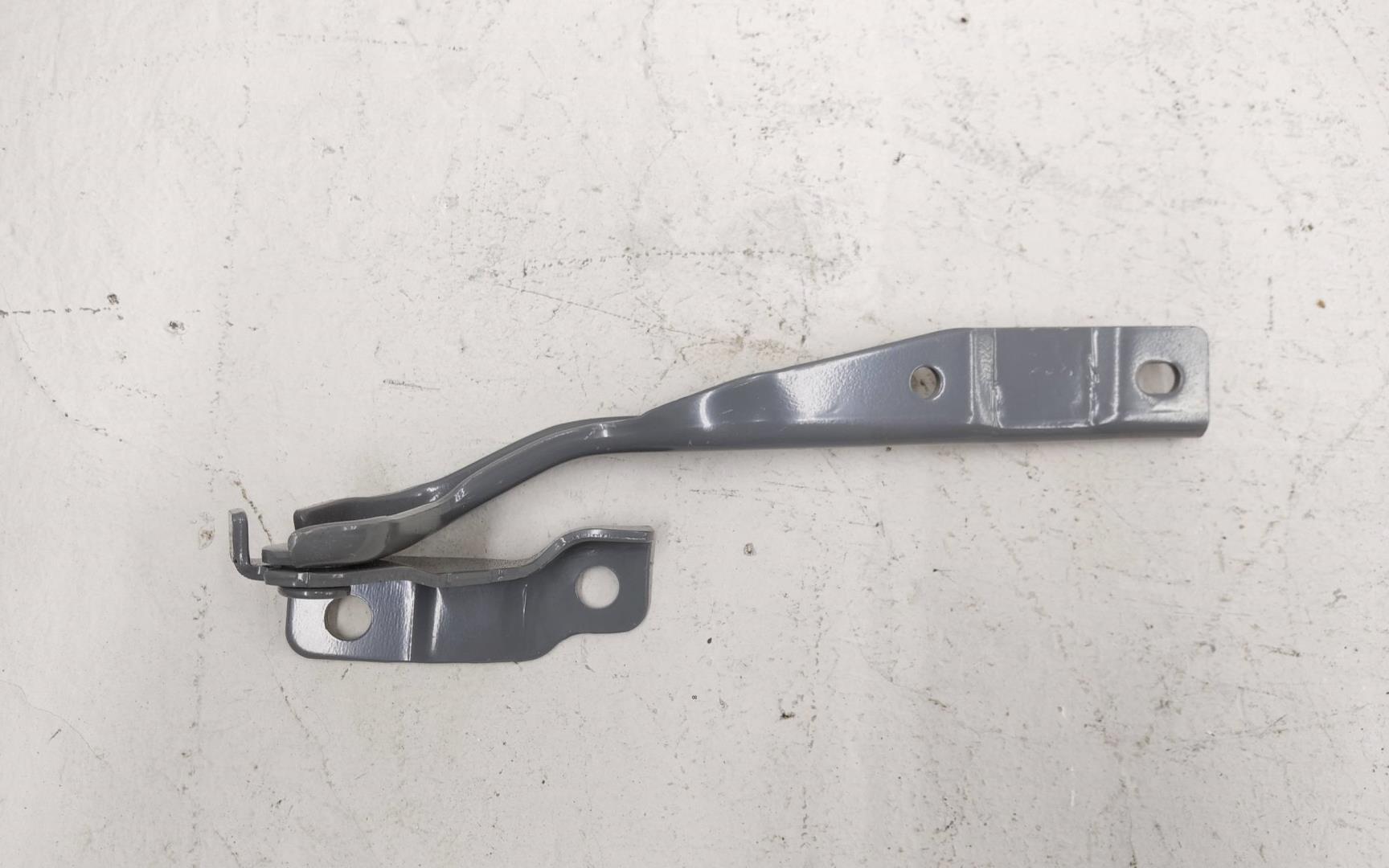 Петля капота правая