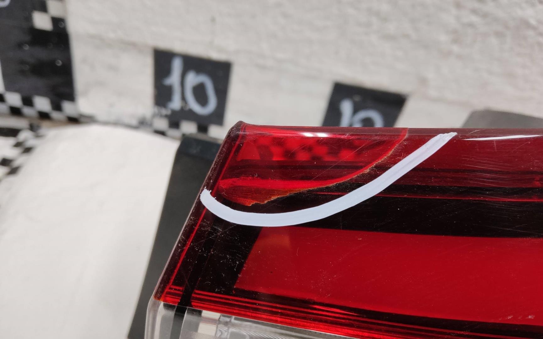 Фонарь задний наружный правый