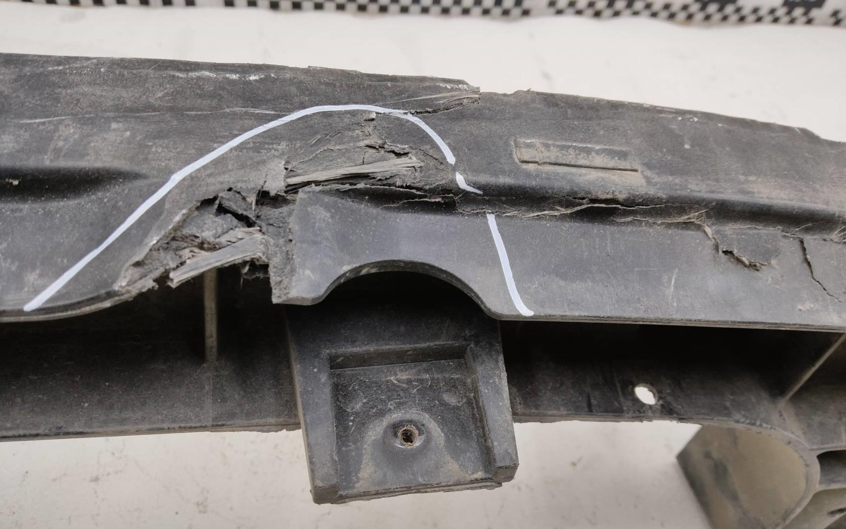 Усилитель заднего бампера