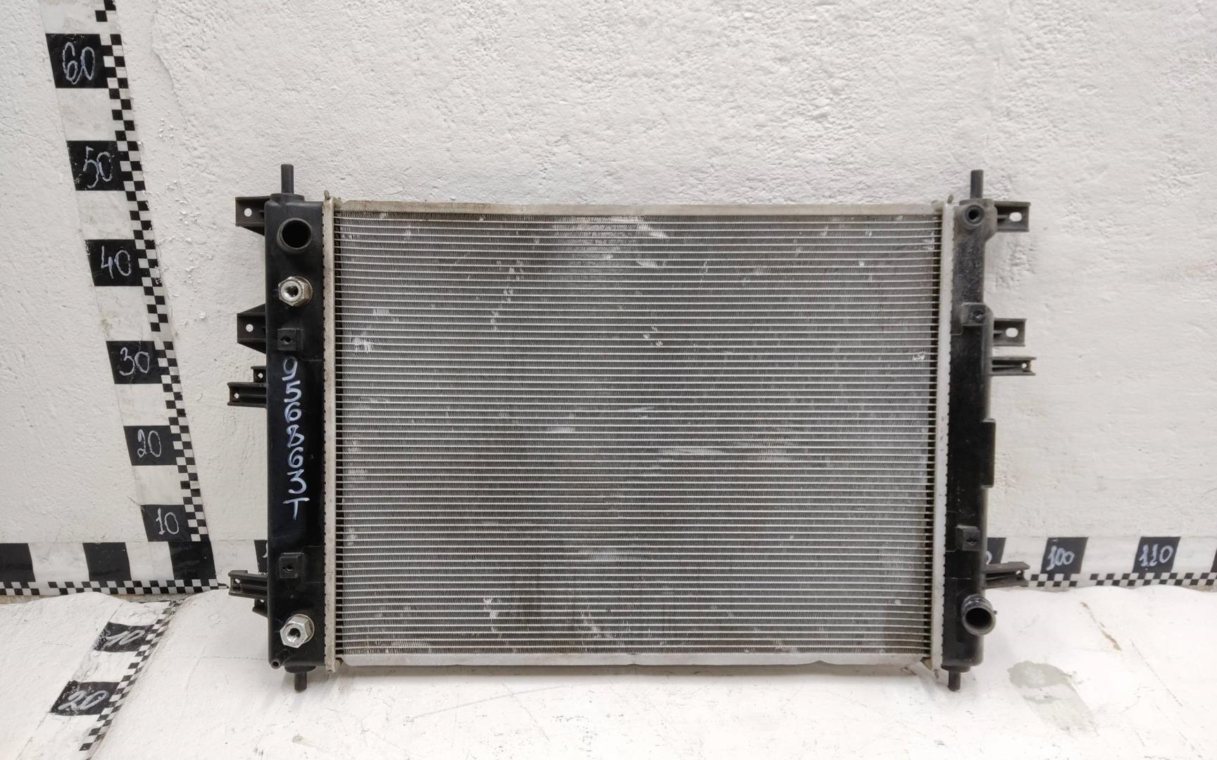 Радиатор охлаждения двигателя основной