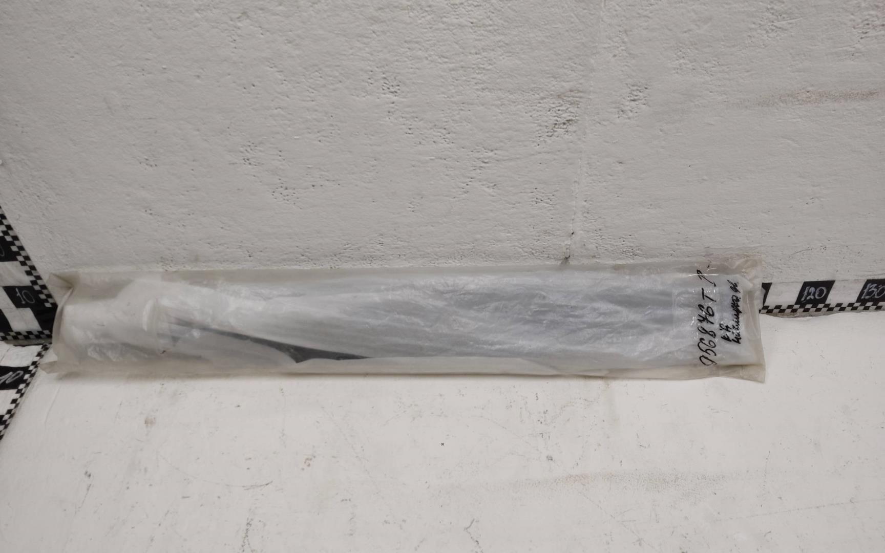 Накладка двери передней правой