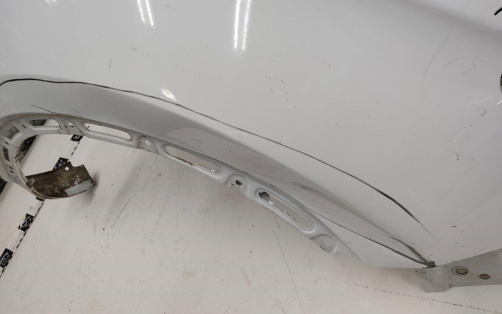 Крыло переднее правое