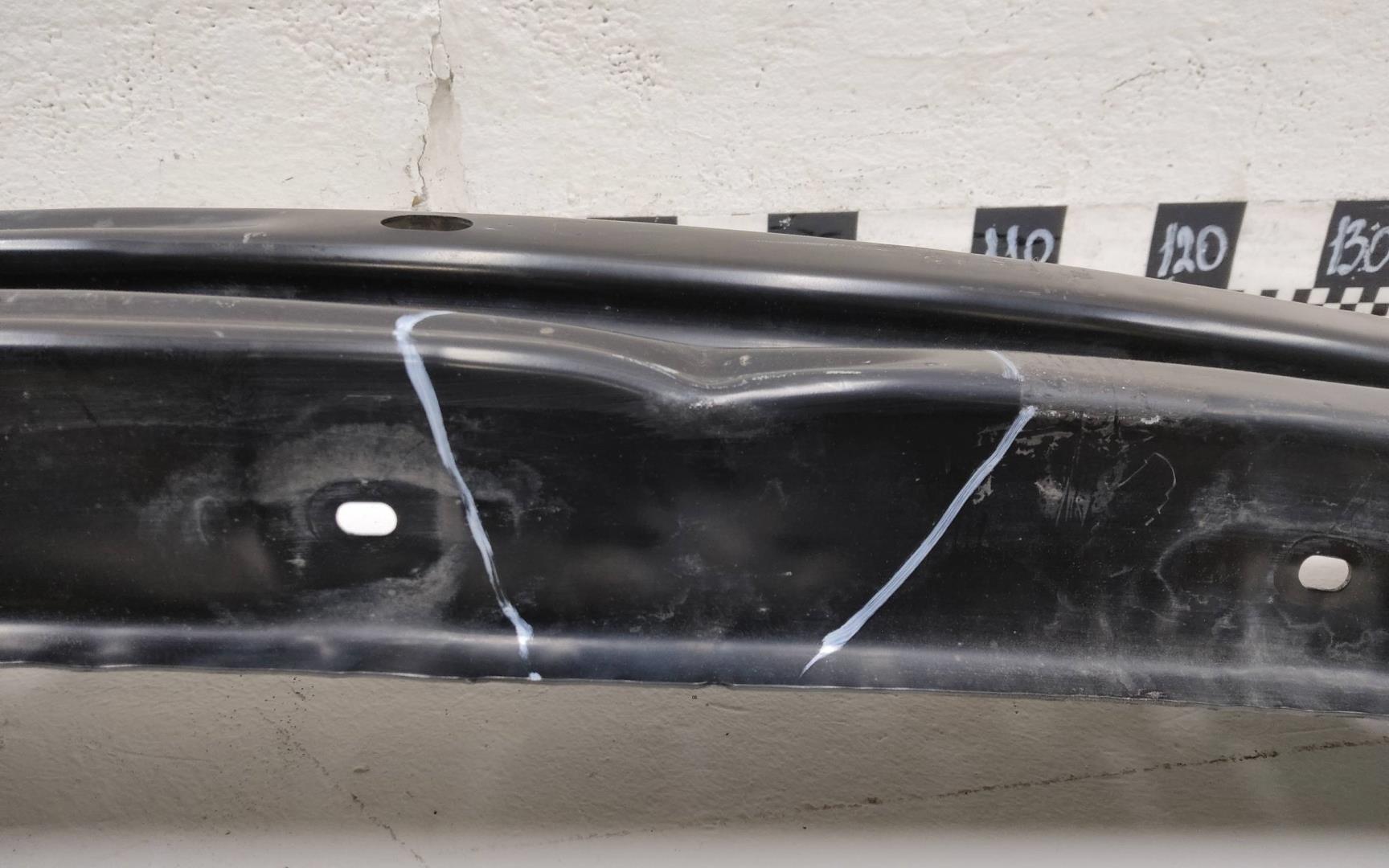 Усилитель переднего бампера