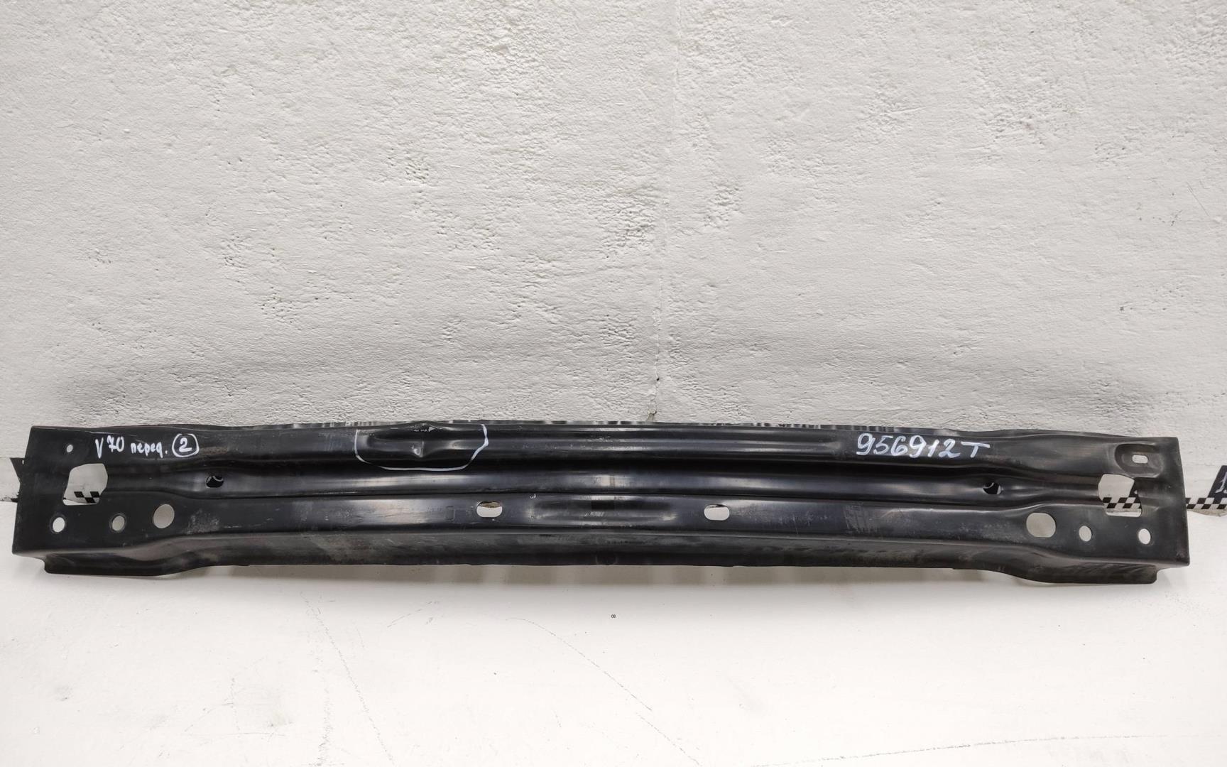 Усилитель переднего бампера