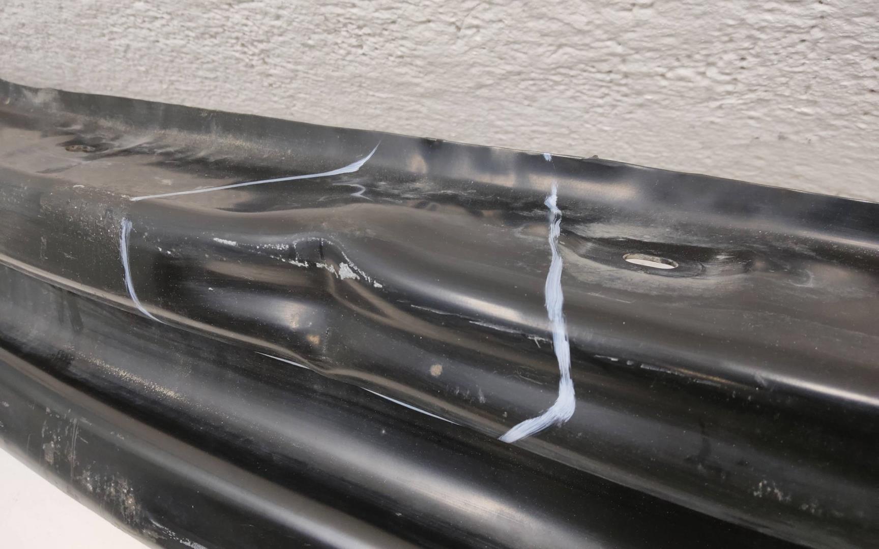 Усилитель переднего бампера