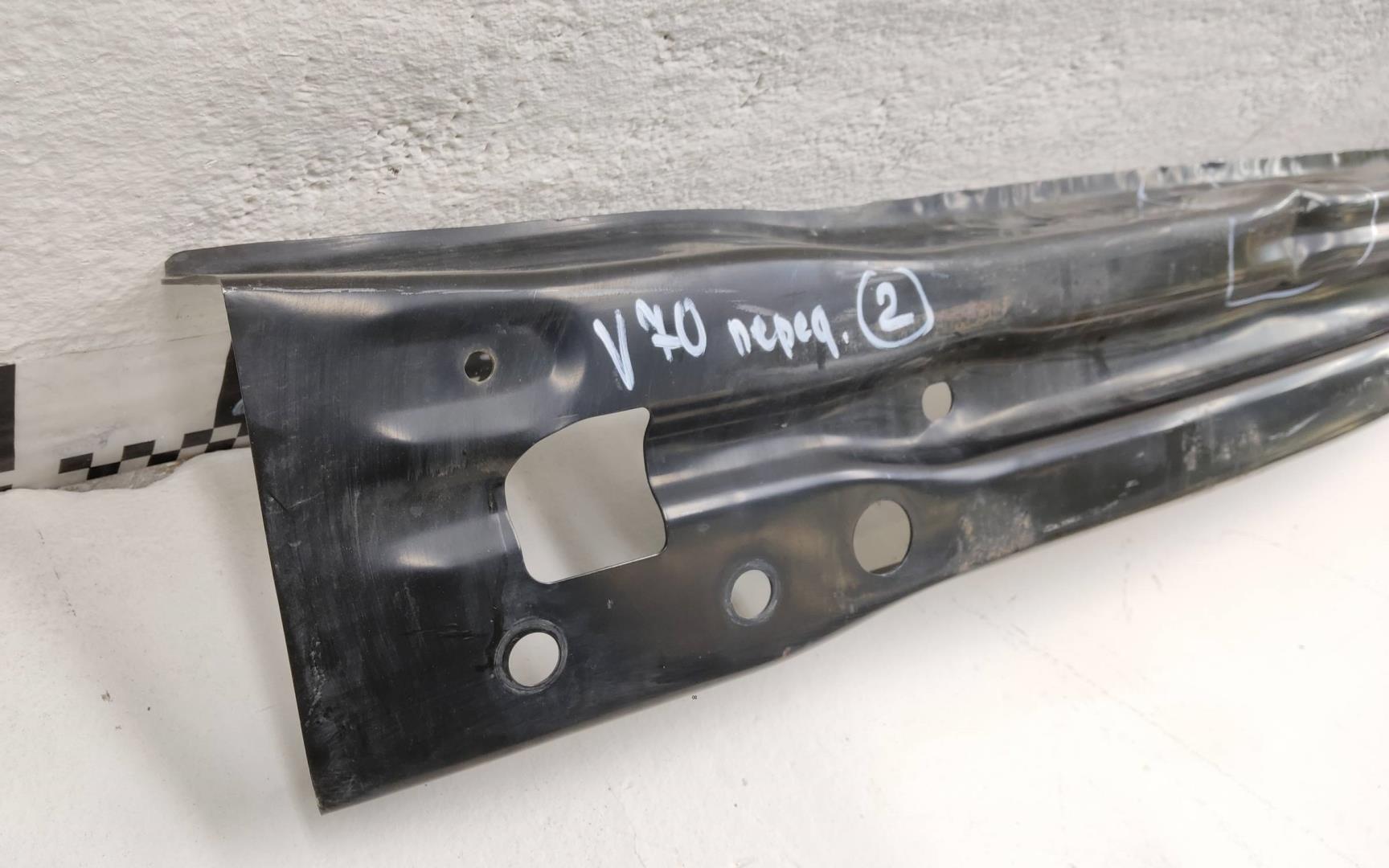 Усилитель переднего бампера