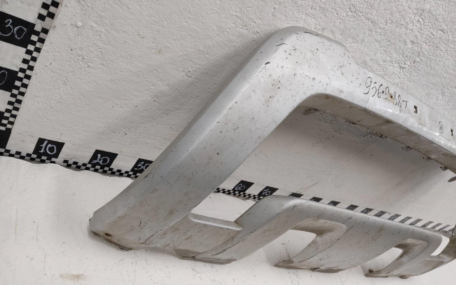 Накладка переднего бампера