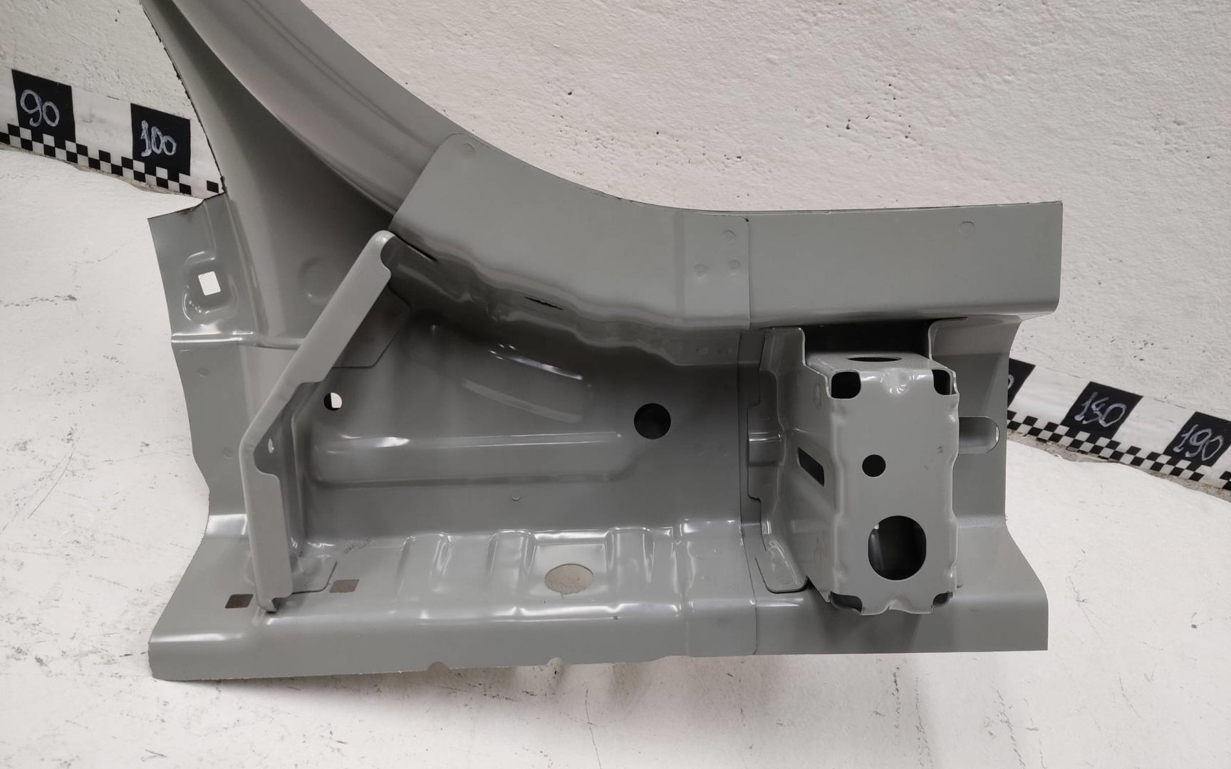 Крыло заднее левое