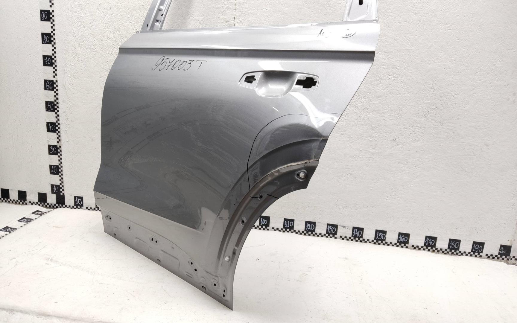 Дверь задняя левая