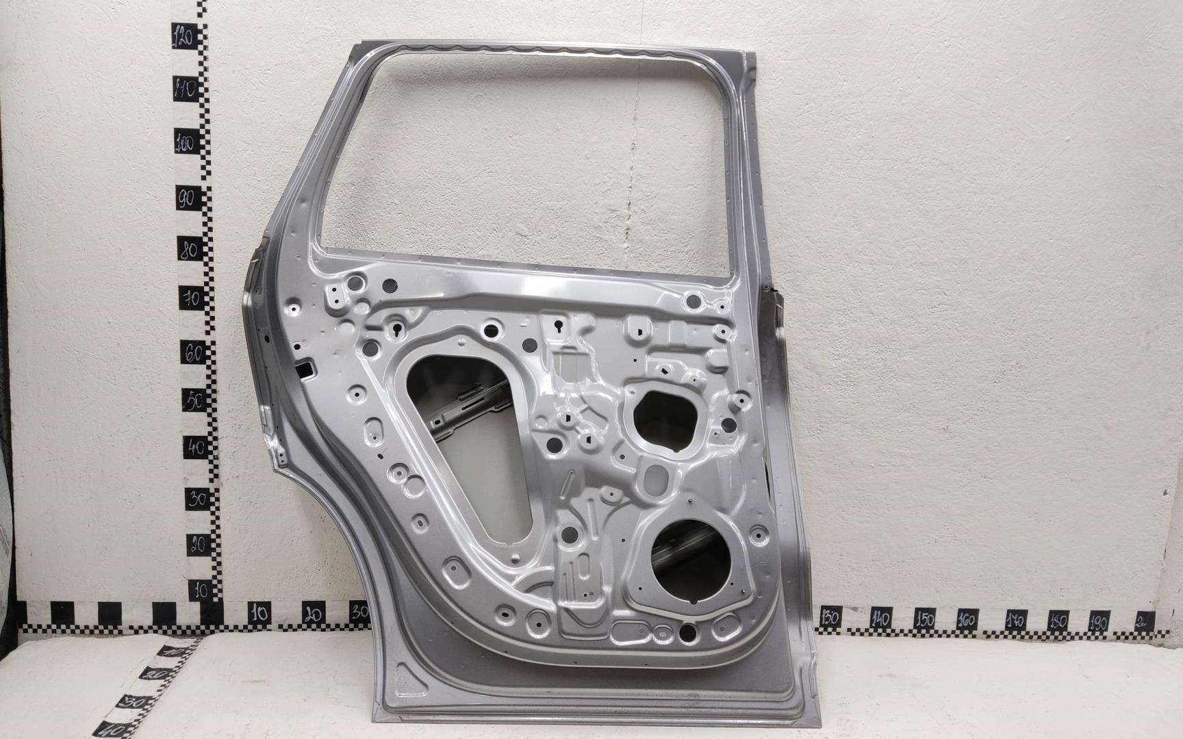 Дверь задняя левая