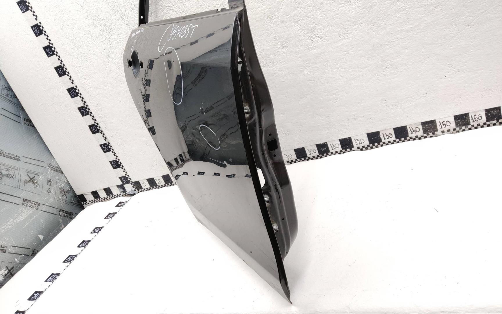 Дверь задняя правая