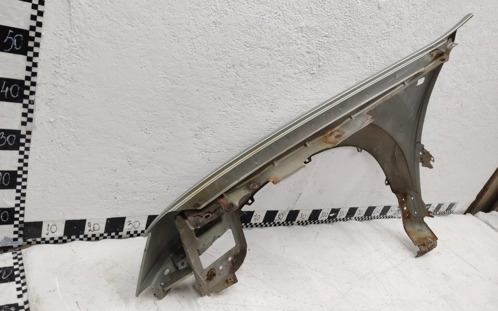 Крыло переднее правое