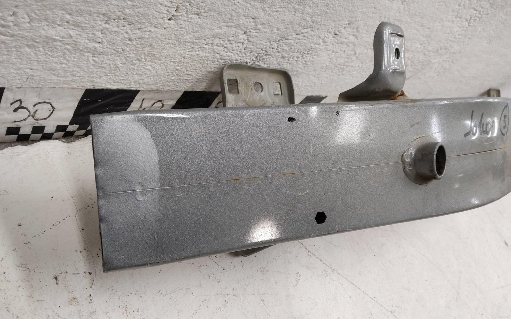 Усилитель переднего бампера