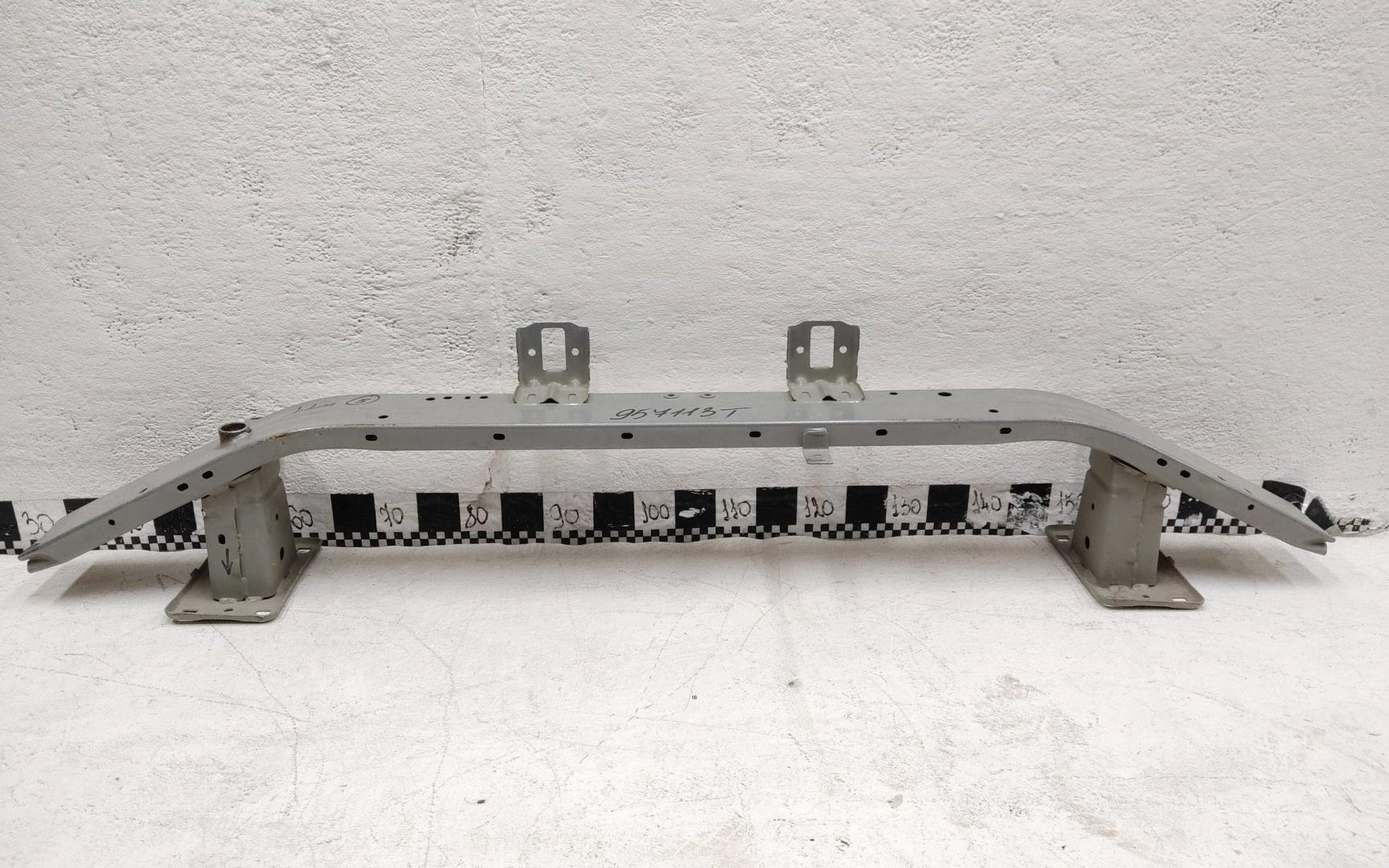 Усилитель переднего бампера