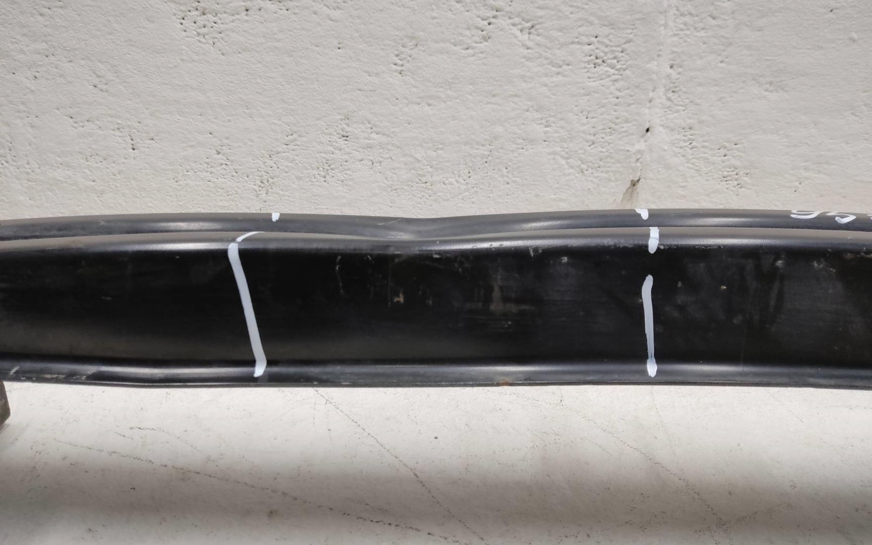 Усилитель переднего бампера