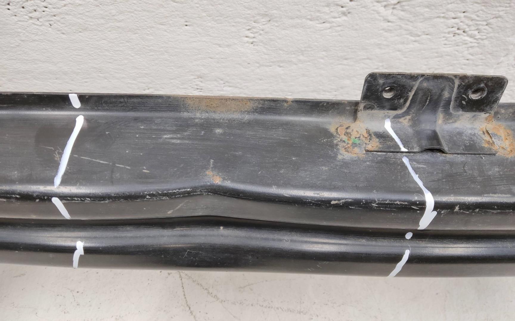 Усилитель переднего бампера