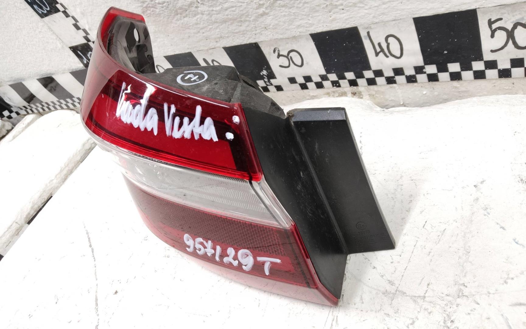 Фонарь задний наружный левый