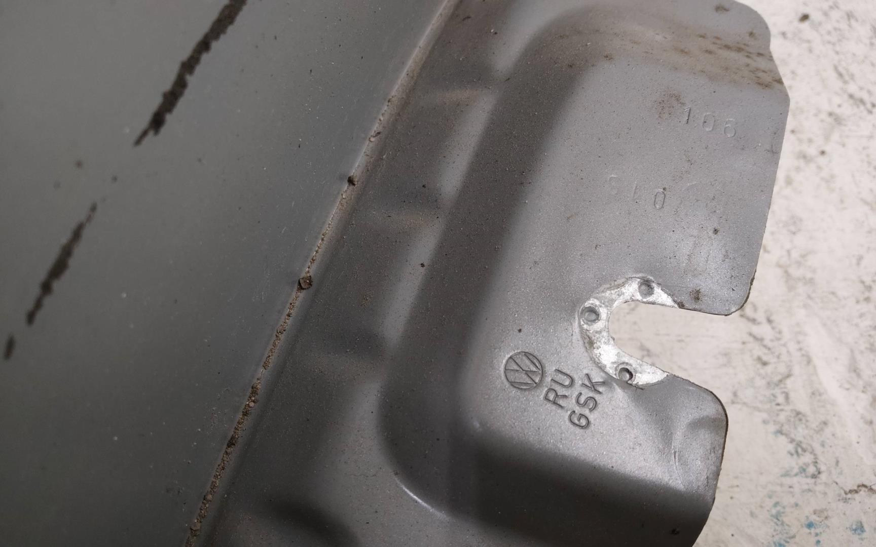 Крыло переднее правое