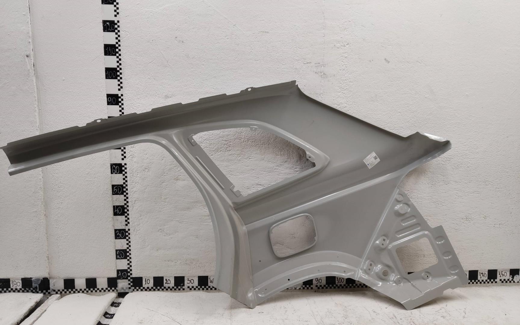 Кузовной элемент