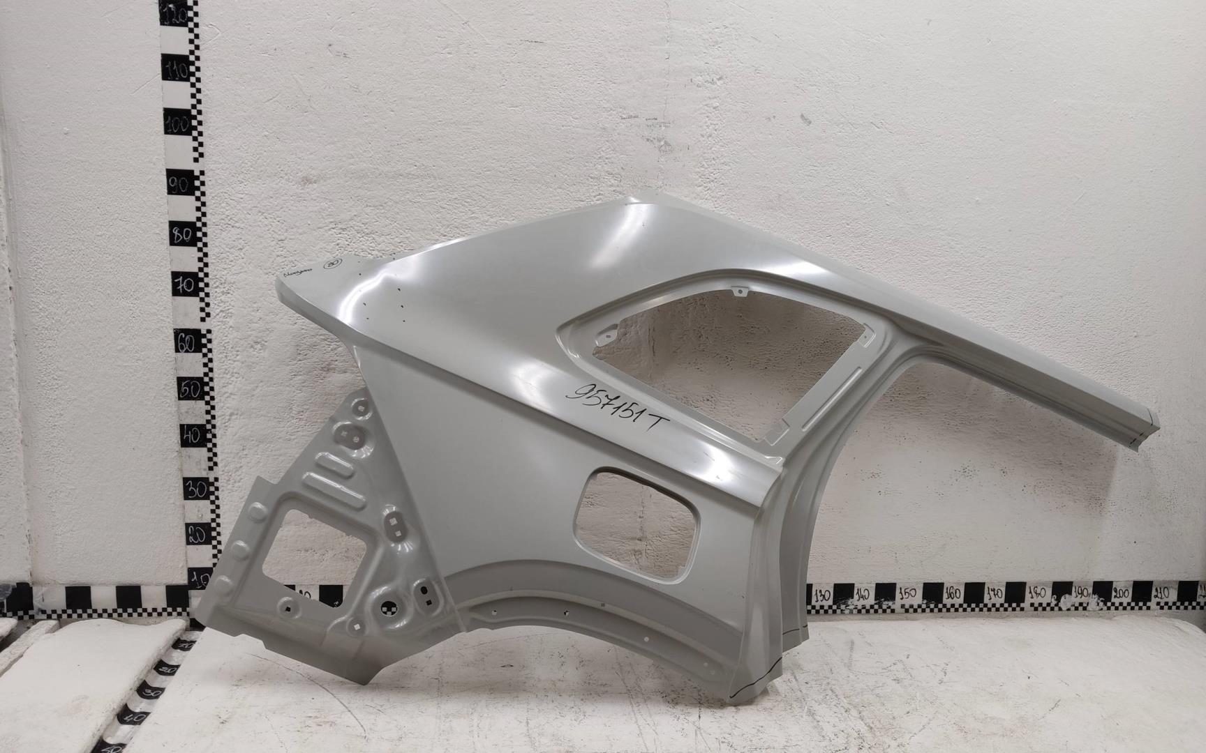 Кузовной элемент