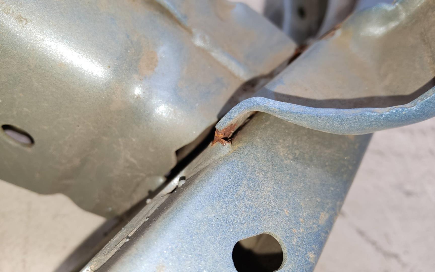 Усилитель переднего бампера