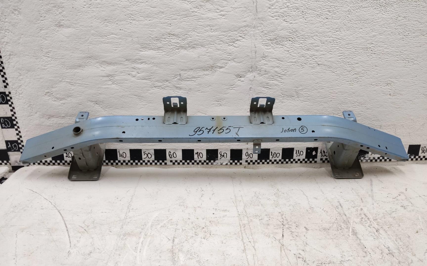 Усилитель переднего бампера