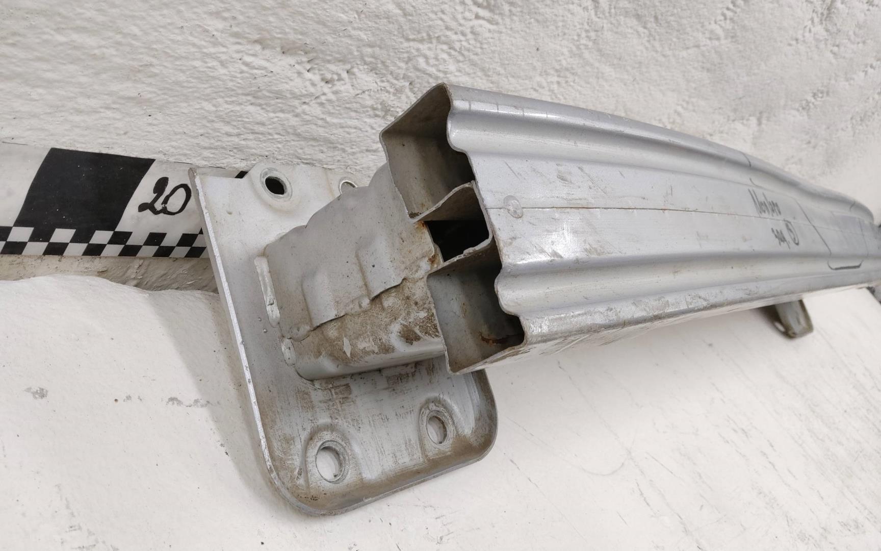 Усилитель заднего бампера