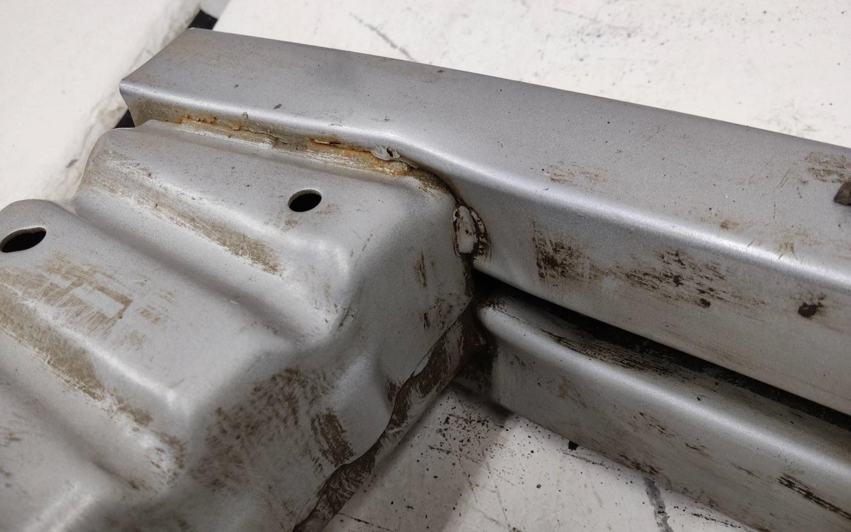 Усилитель заднего бампера