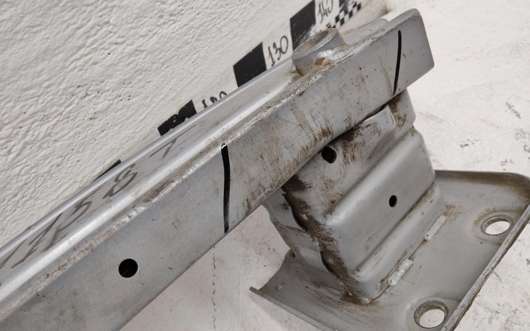 Усилитель заднего бампера