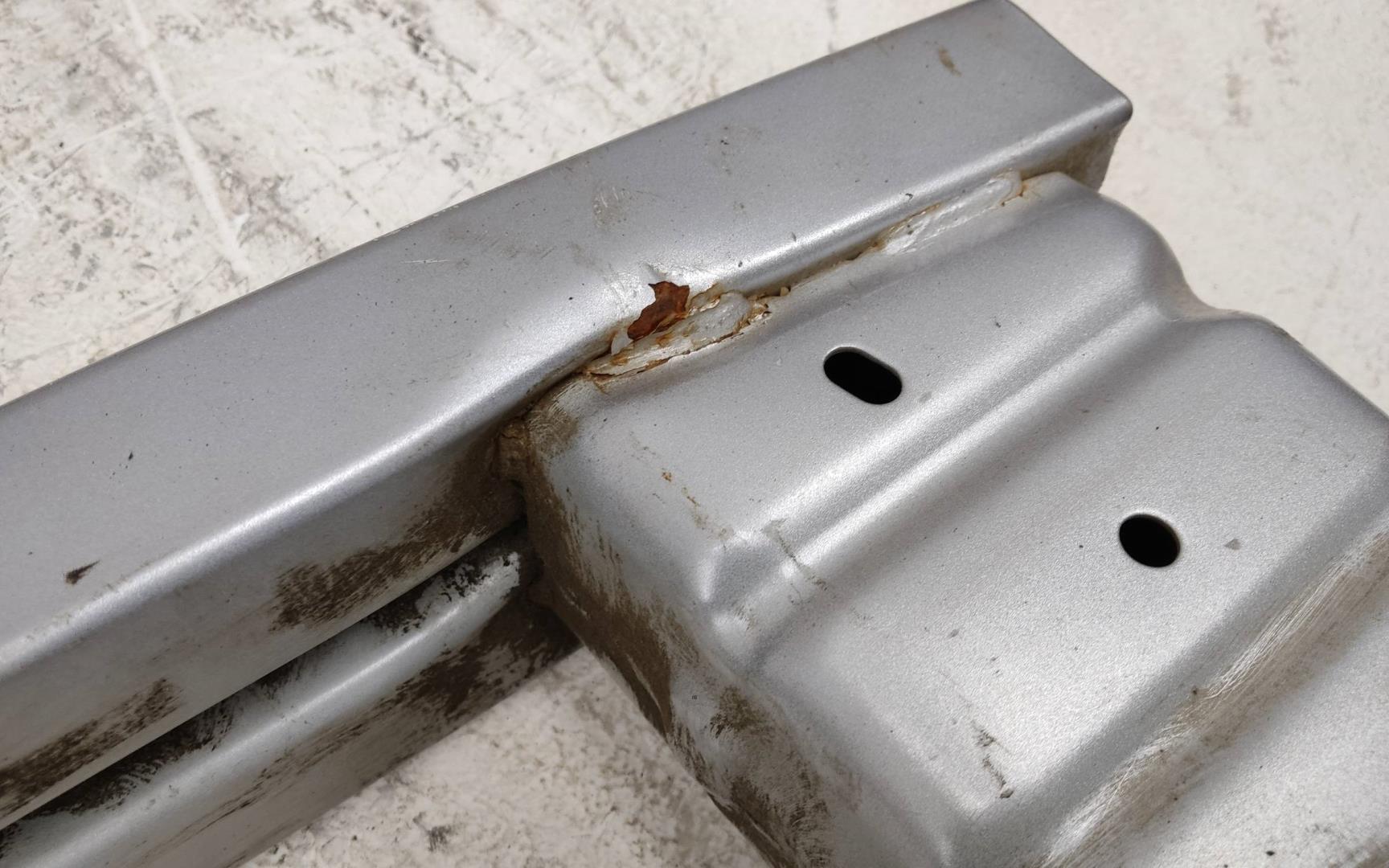 Усилитель заднего бампера