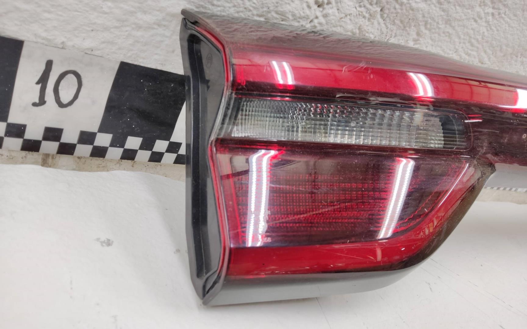 Фонарь задний