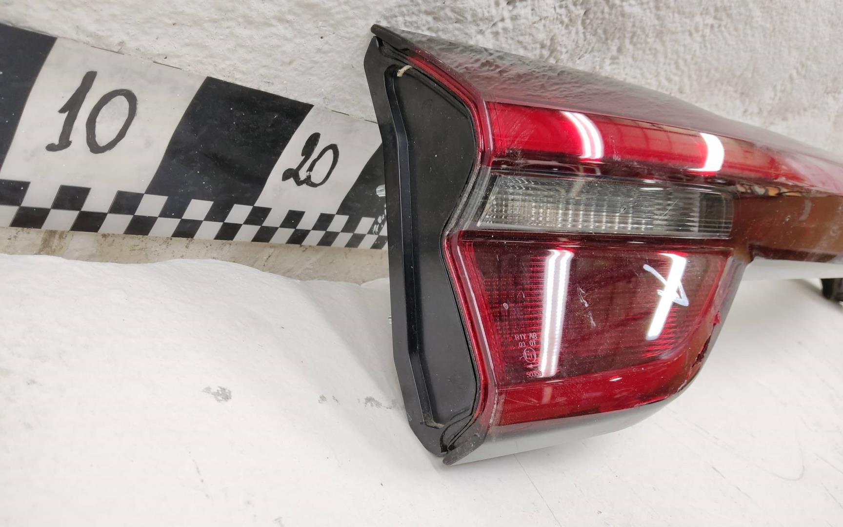 Фонарь задний