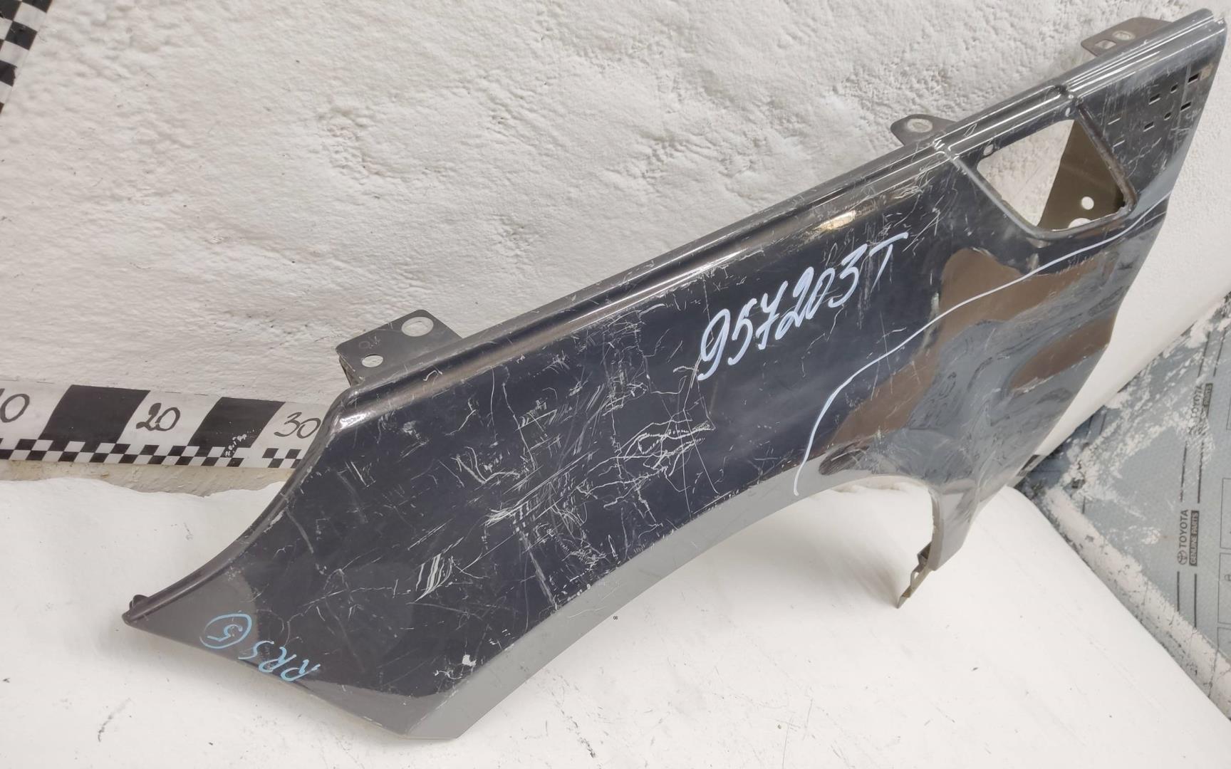 Крыло переднее левое