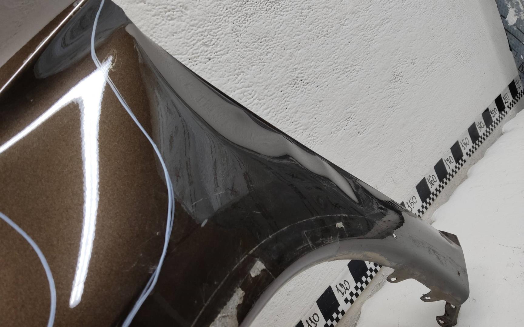 Крыло переднее левое