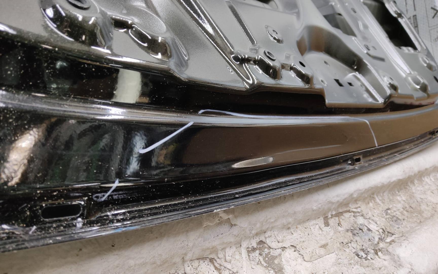 Стекло двери багажника