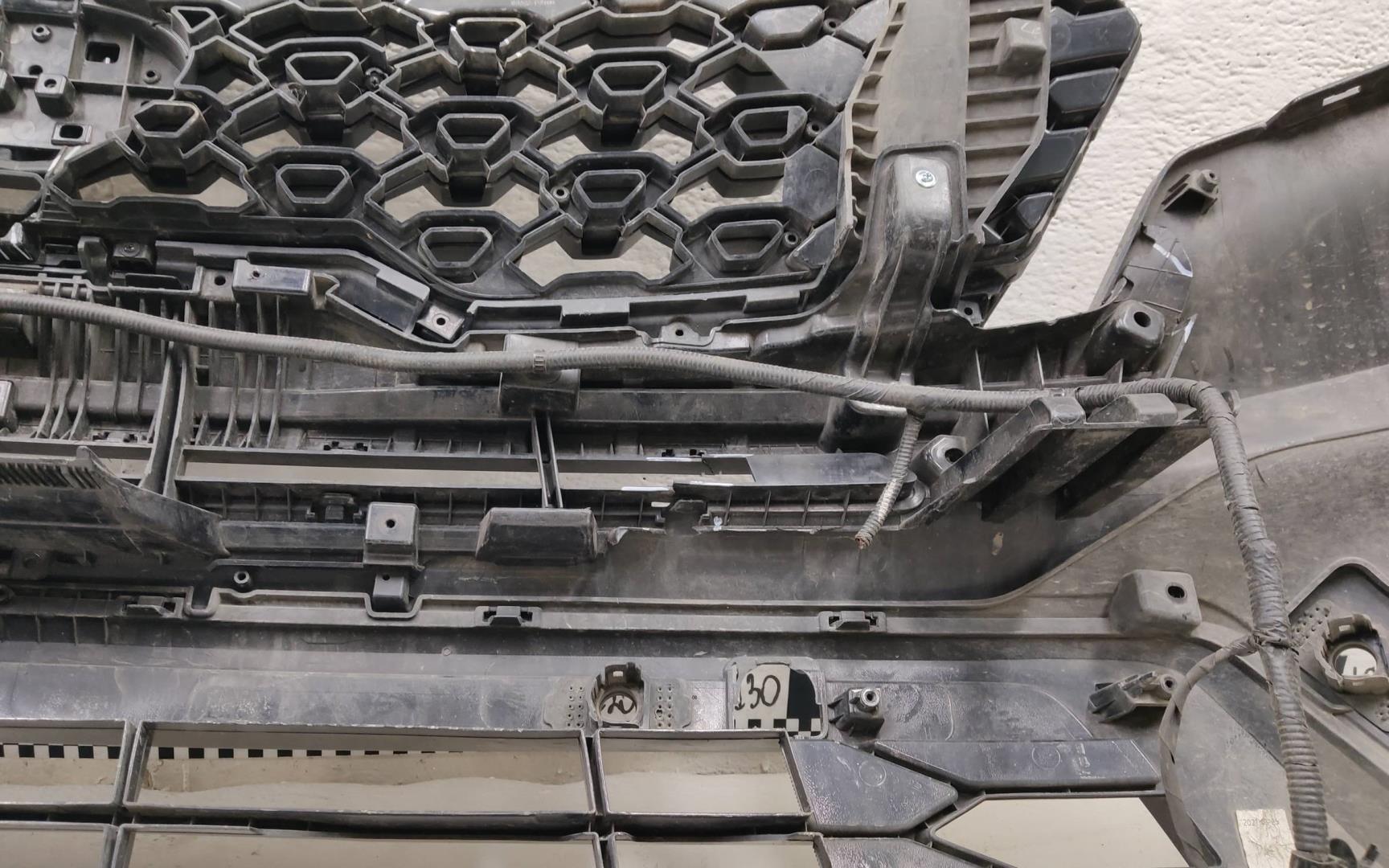 Бампер передний