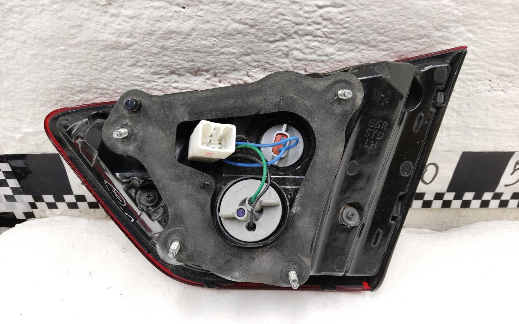 Фонарь задний внутренний левый