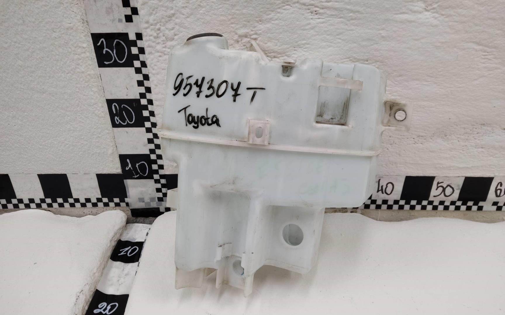 Бачок омывателя лобового стекла