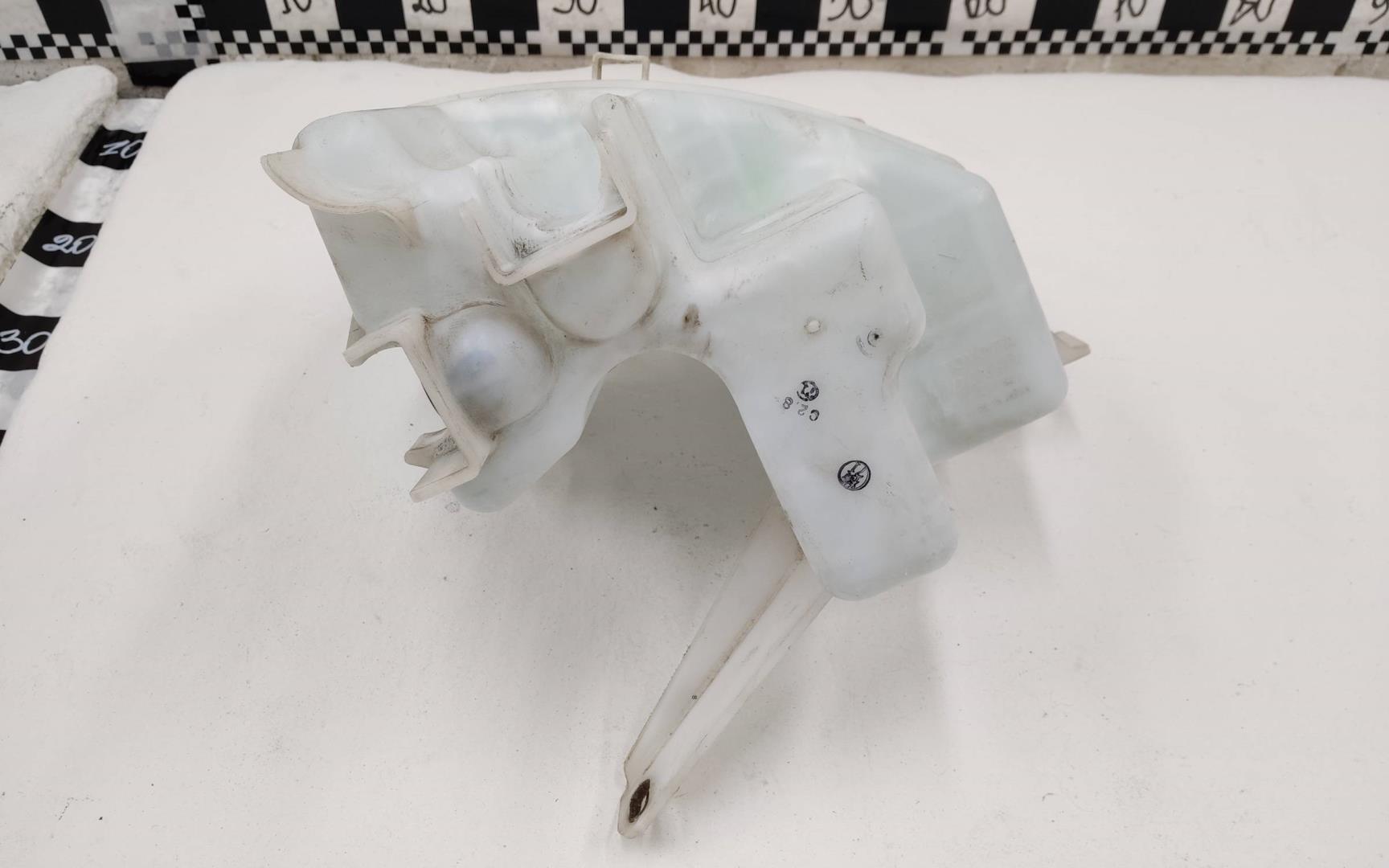 Бачок омывателя лобового стекла