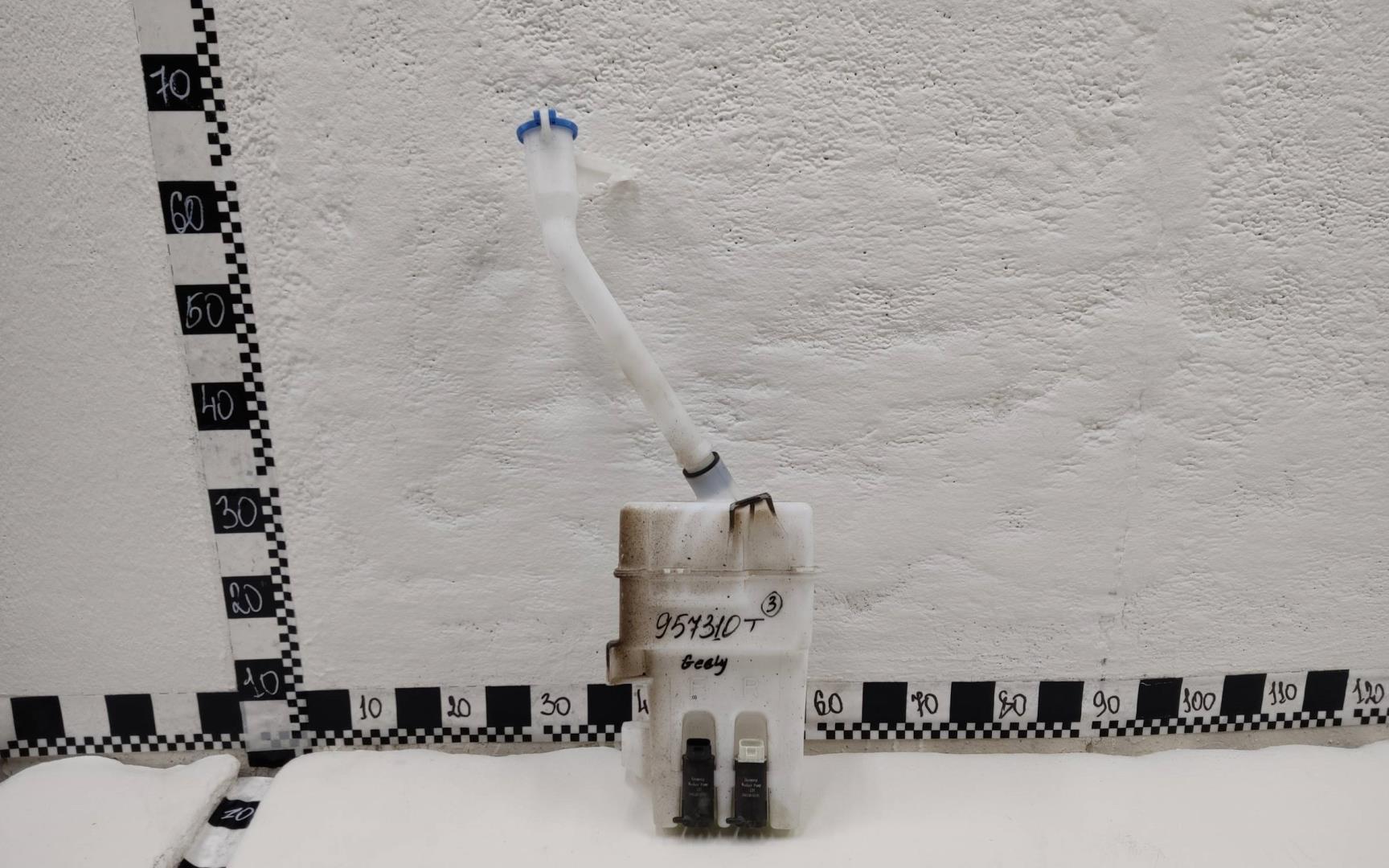 Бачок омывателя лобового стекла