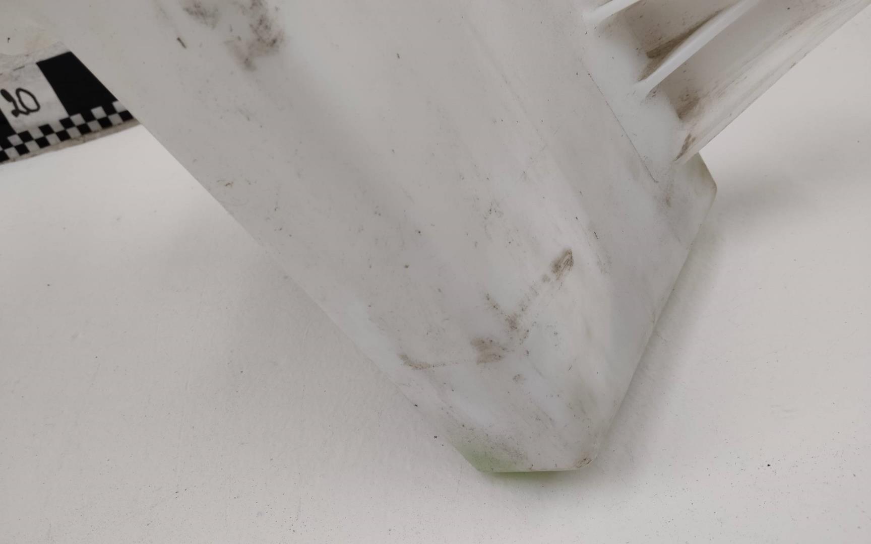 Бачок омывателя лобового стекла