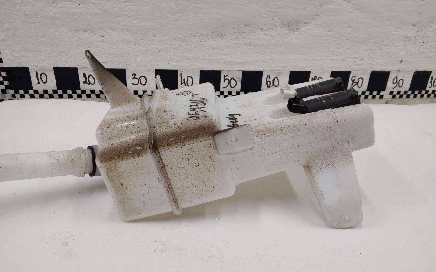 Бачок омывателя лобового стекла