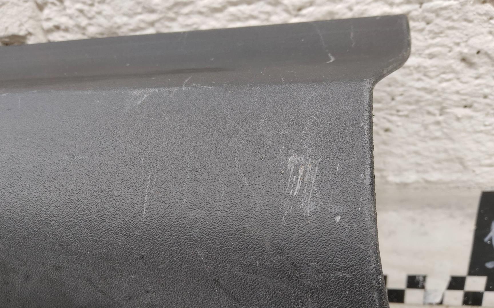 Накладка двери передней левой