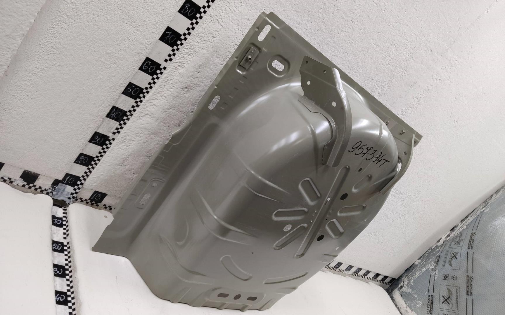 Пол багажника